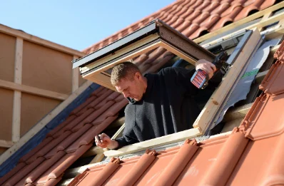 Pose de fenêtres de toit Velux à Gourvillette